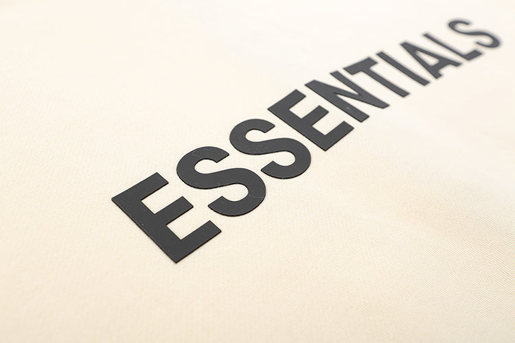ESSENTIALS | קפוצ’ון